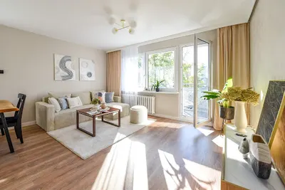 Anna Suchowacka. Agent Nieruchomości. Negocjator.